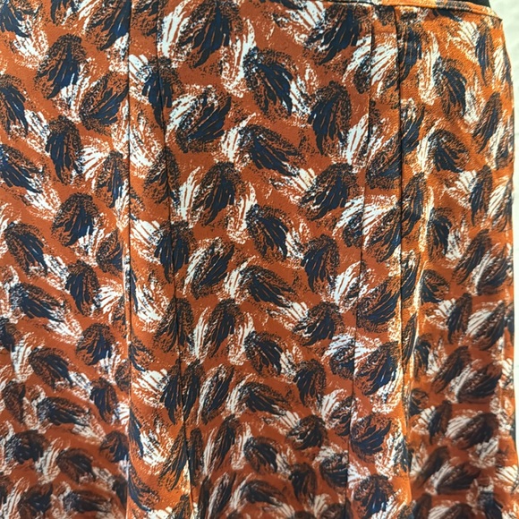 Forever 21 Contemporary skirt - Picture 2 of 4